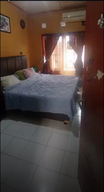 Rumah siap huni,lokasi ok di Graha Raya