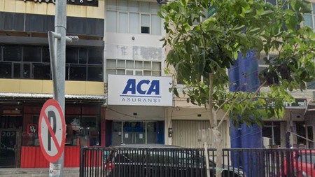 Disewakan Ruko Mayjend Sungkono, Surabaya Lokasi strategis; cocok untuk usaha, kantor, atau showroom