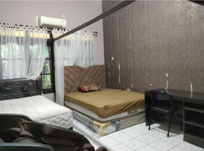 DIJUAL RUMAH USAHA RUNGKUT ASRI MURAH