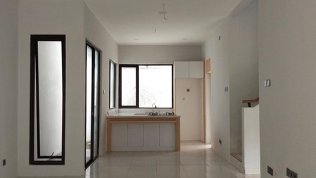 Disewakan Rumah Siap Huni, Hunian Nyaman dan Asri @Discovery Cielo, Bintaro.
