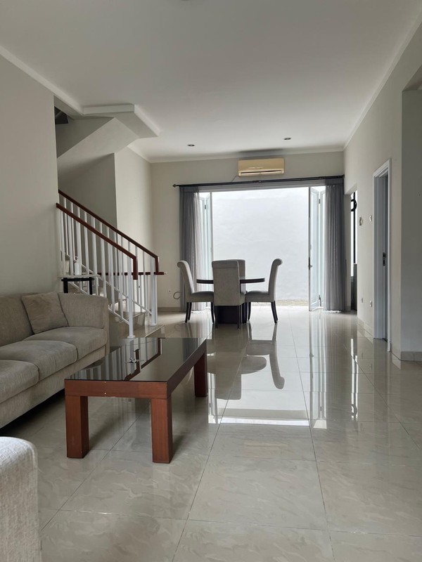 Rumah Siap Huni Bintaro dengan Lingkungan Asri dan Nyaman.