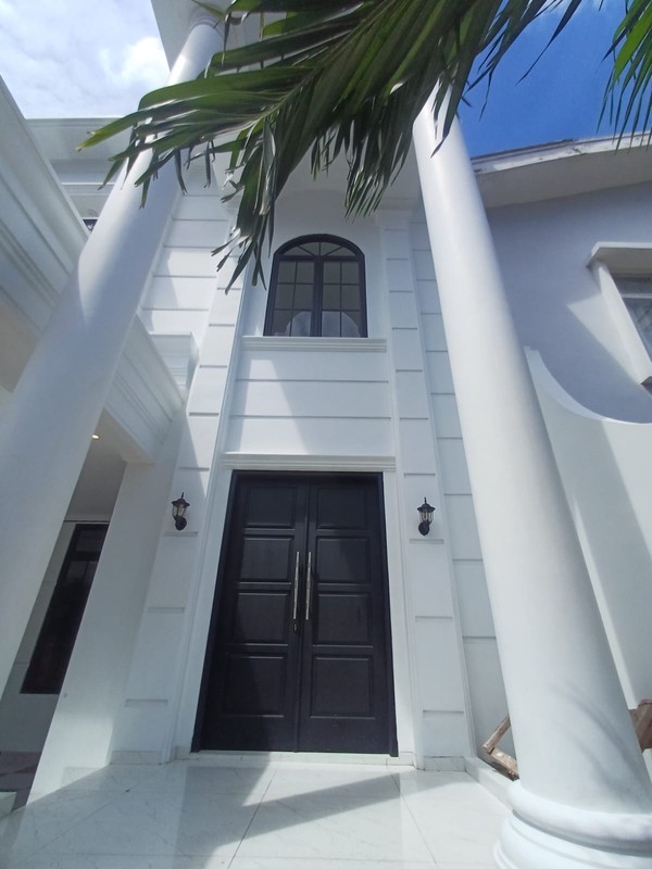 Rumah 2½ Lantai Siap Huni dengan Hunian Nyaman dan Asri @Sektor 9, Bintaro