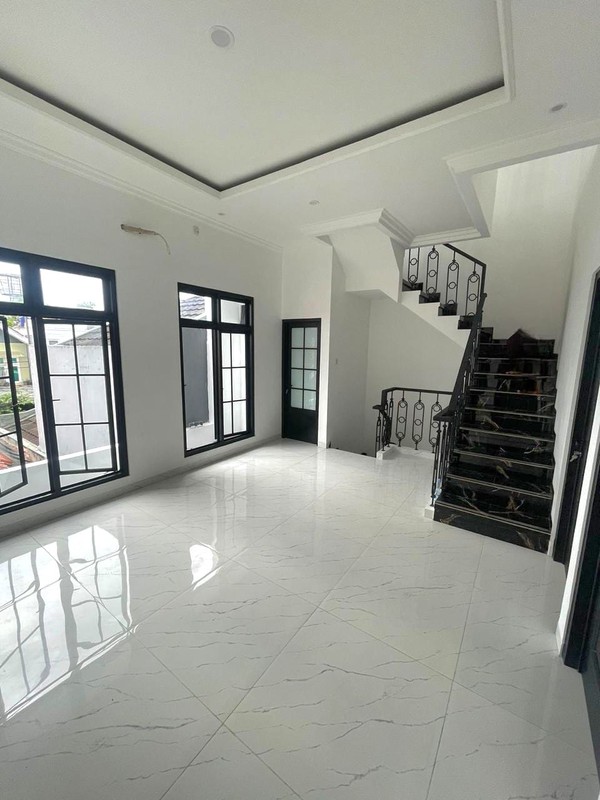 Rumah 2½ Lantai Siap Huni dengan Hunian Nyaman dan Asri @Sektor 9, Bintaro