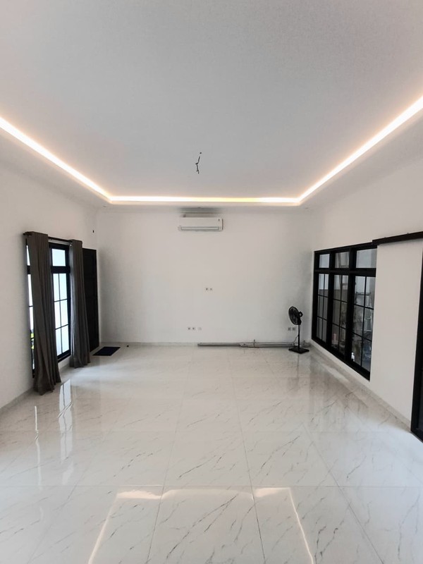 Rumah 2½ Lantai Siap Huni dengan Hunian Nyaman dan Asri @Sektor 9, Bintaro