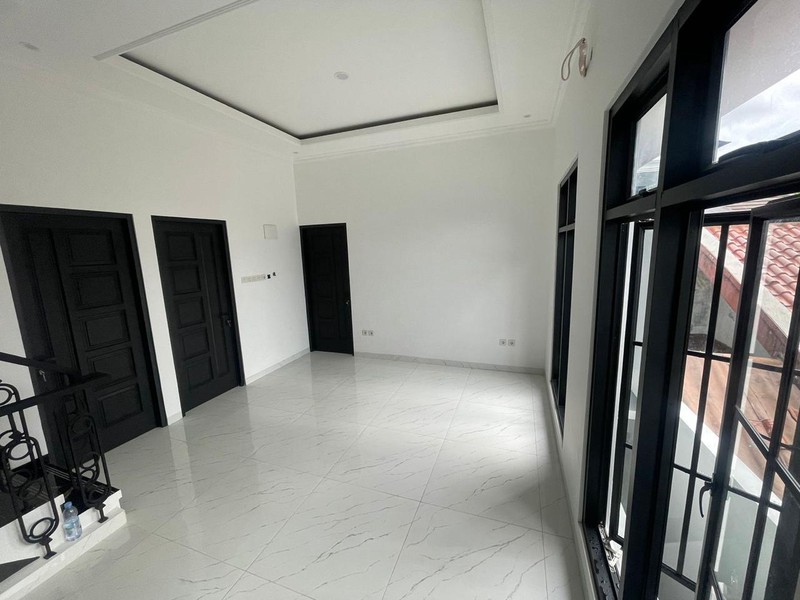 Rumah 2½ Lantai Siap Huni dengan Hunian Nyaman dan Asri @Sektor 9, Bintaro