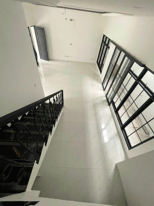 Rumah 2½ Lantai Siap Huni dengan Hunian Nyaman dan Asri @Sektor 9, Bintaro