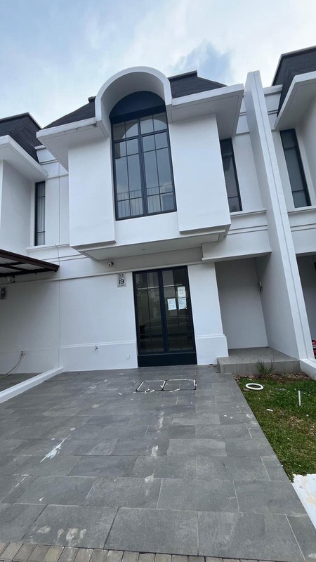 Rumah 2 Lantai Siap Huni dengan Hunian Nyaman dan Asri @Ciputat