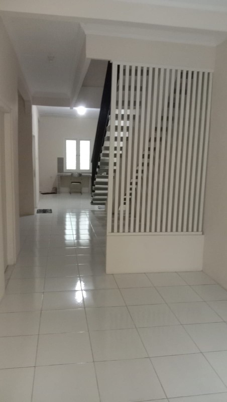 Rumah Siap Huni dengan Hunian Nyaman dan Asri di Ciputat
