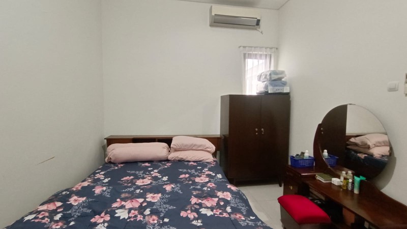 Rumah Mewah Pondok Permai Dengan Kolam Renang & Halaman Luas, Sinduadi, Mlati, Sleman