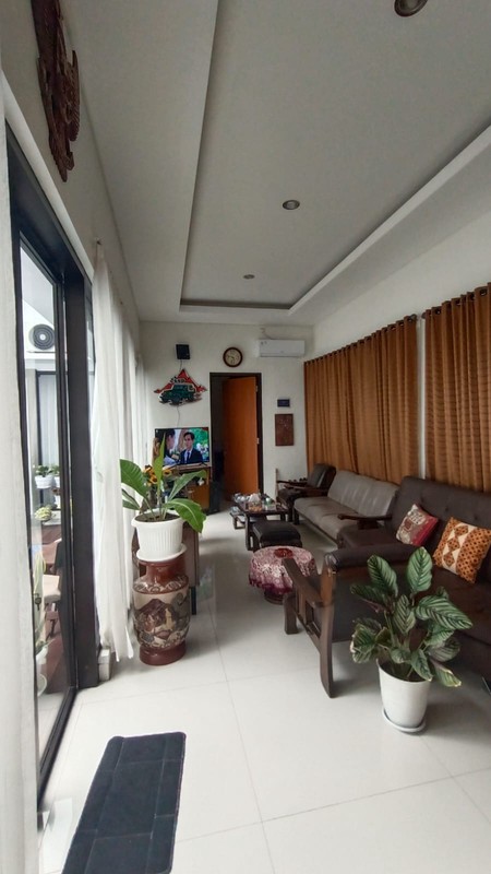 Rumah Mewah Pondok Permai Dengan Kolam Renang & Halaman Luas, Sinduadi, Mlati, Sleman