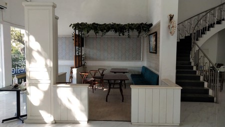 Disewakan PropertI Cocok Untuk Cafe Kantor Resto Jl. Jemursari 