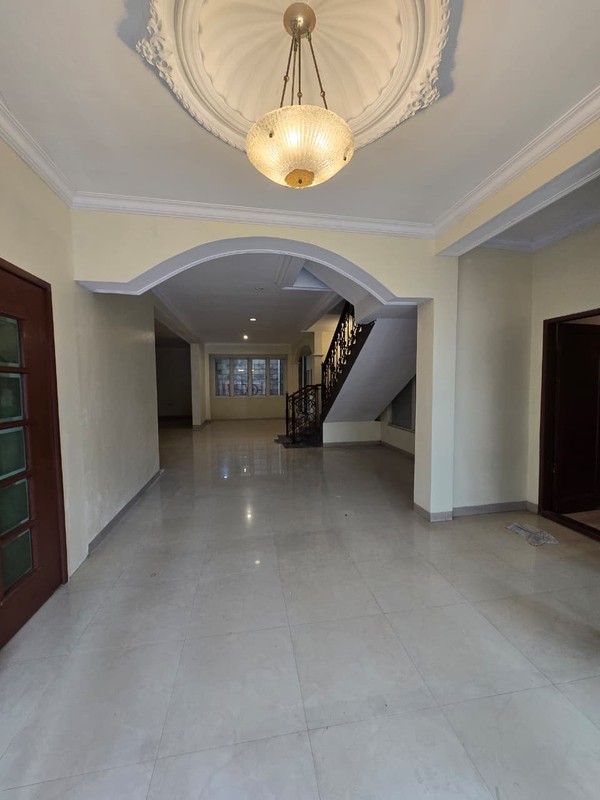 Rumah 2½ Lantai Siap Huni dengan Hunian Nyaman dan Asri @Tebet, Jakata Selatan