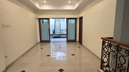 Rumah 2½ Lantai Siap Huni dengan Hunian Nyaman dan Asri @Tebet, Jakata Selatan