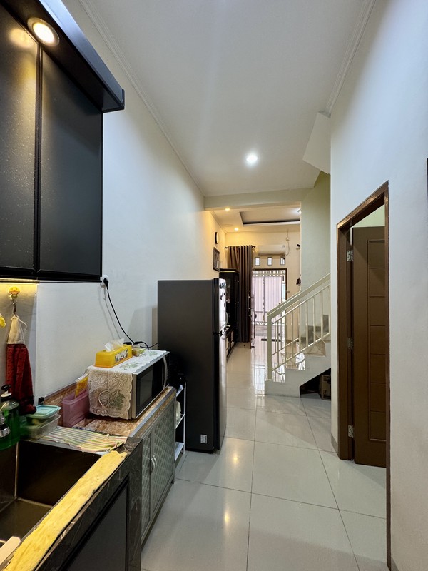 Dijual Rumah 3 Lantai di Tanjung Duren Dalam, Jakarta Barat - Lokasi Strategis & Bebas Banjir