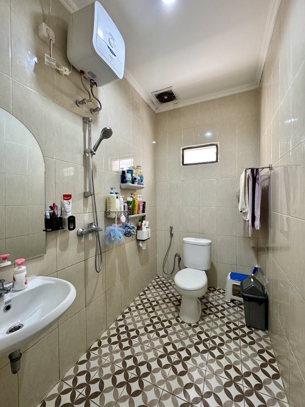 Dijual Rumah 3 Lantai di Tanjung Duren Dalam, Jakarta Barat - Lokasi Strategis & Bebas Banjir