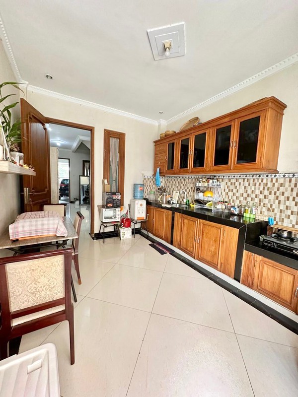 Rumah Mewah 2 Lantai Lokasi Sangat Dekat Dengan Pakuwon Mall, Condongcatur, Depok, Sleman