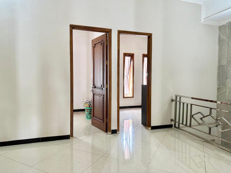 Rumah Mewah 2 Lantai Lokasi Sangat Dekat Dengan Pakuwon Mall, Condongcatur, Depok, Sleman