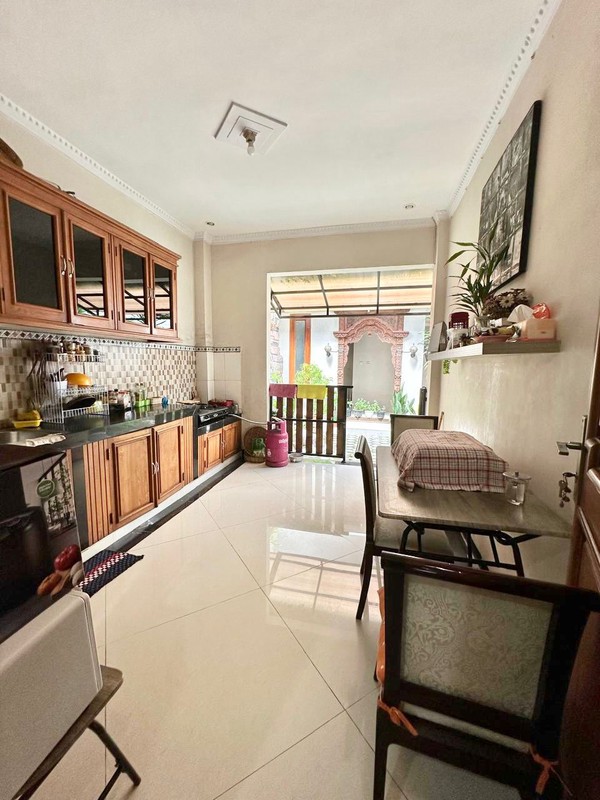 Rumah Mewah 2 Lantai Lokasi Sangat Dekat Dengan Pakuwon Mall, Condongcatur, Depok, Sleman