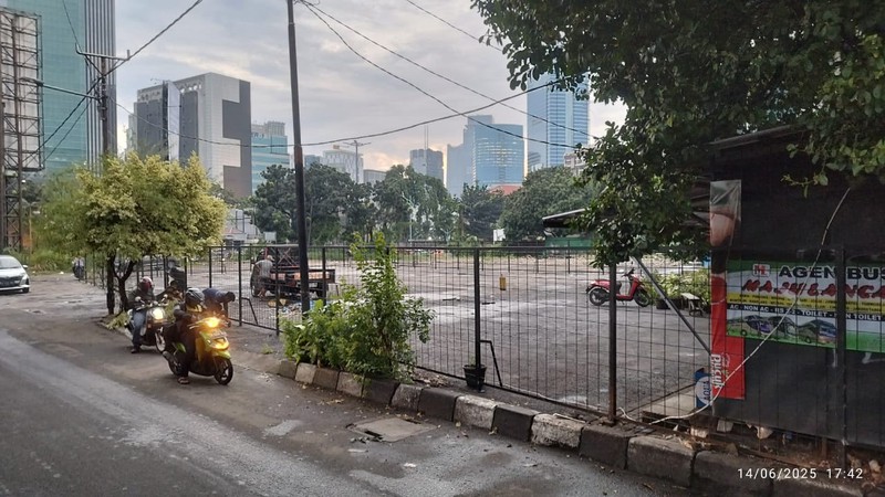 Tanah di Tendean Jakarta Selatan 