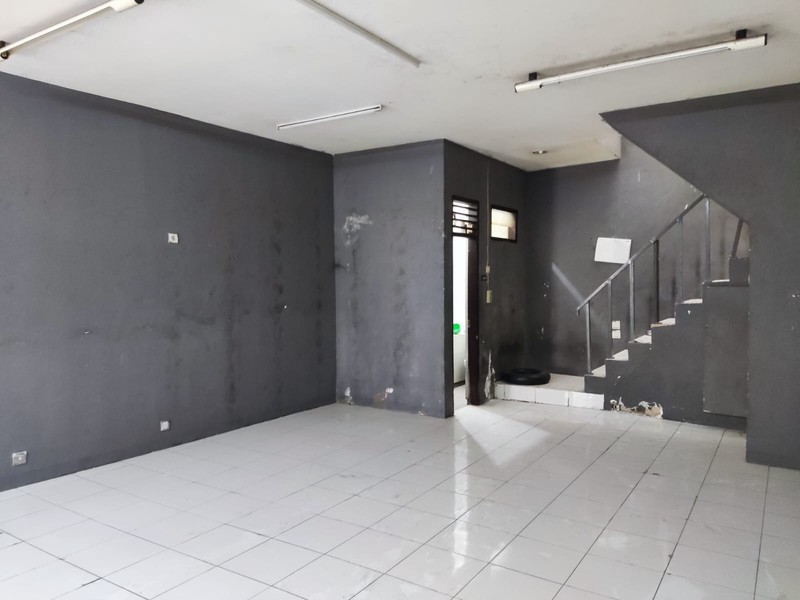 STRATEGIS! Ruko 2 Lantai Siap Pakai di Moch Toha, Bandung!