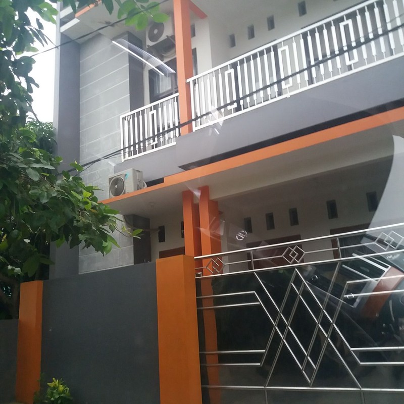 Rumah 2 Lantai Siap Huni dengan Hunian Nyaman dan Asri @Limo, Depok