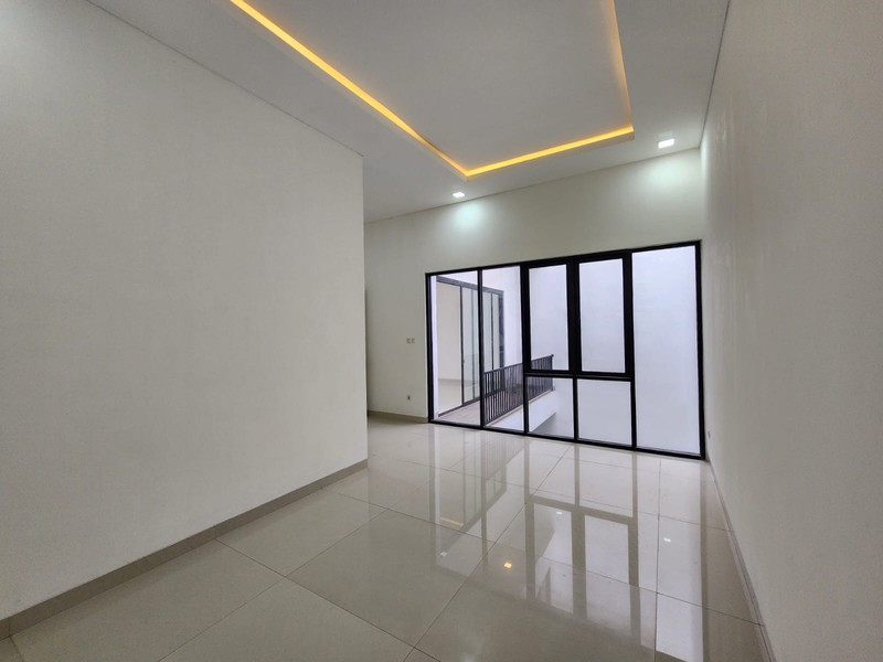 Dijual Rumah Minimalis 3 Lantai di Citra Dua Extension