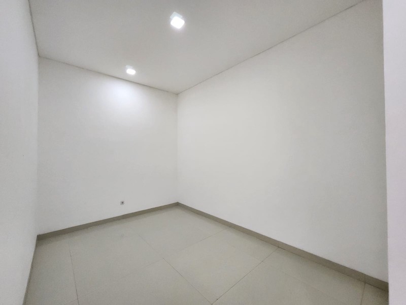 Dijual Rumah Minimalis 3 Lantai di Citra Dua Extension