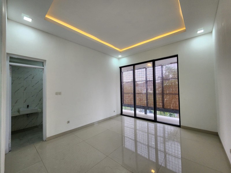 Dijual Rumah Minimalis 3 Lantai di Citra Dua Extension