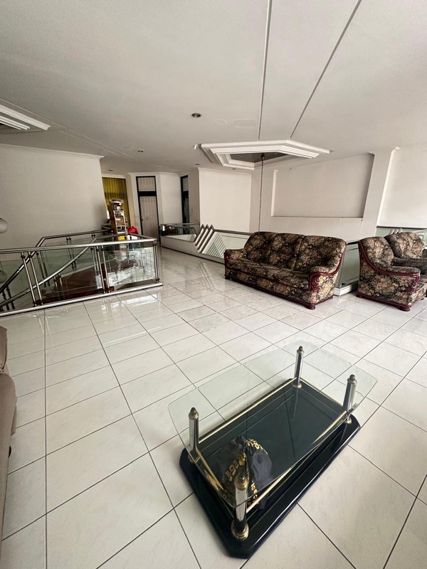 MURAH Luas 600 m2 Dijual Rumah Raya Satelit - Sukomanunggal - Surabaya Barat - Hadap Nol Jalan Raya Komersial Area Cocok Buat Segala Usaha / Dibangun Ulang Buat Pertokoan Ruko