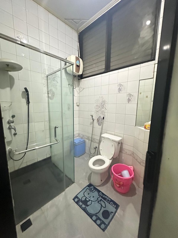 MURAH Luas 600 m2 Dijual Rumah Raya Satelit - Sukomanunggal - Surabaya Barat - Hadap Nol Jalan Raya Komersial Area Cocok Buat Segala Usaha / Dibangun Ulang Buat Pertokoan Ruko