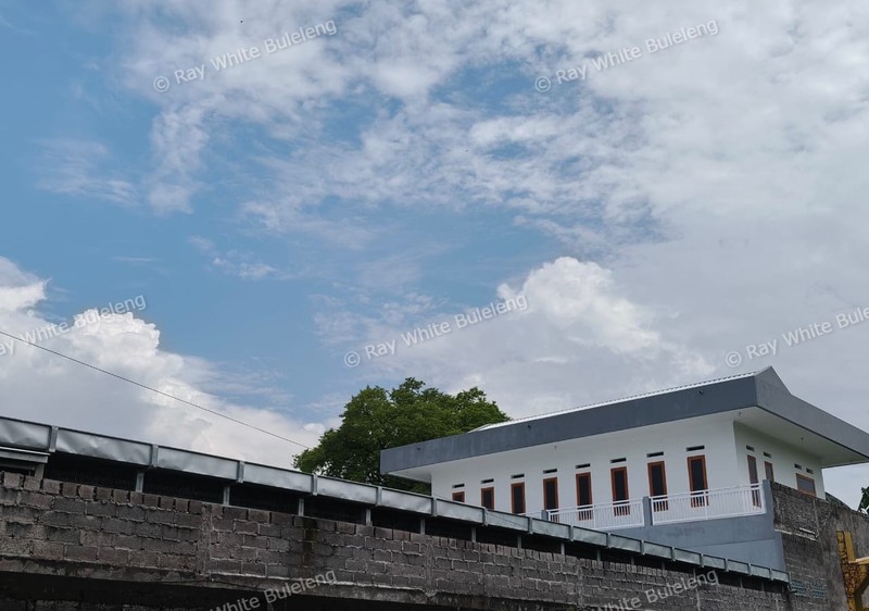 High-Potential Commercial Shophouse in Seririt, Bali