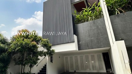 Rumah Modern Minimalist Lingkungan Tenang Area Bdn Cilandak