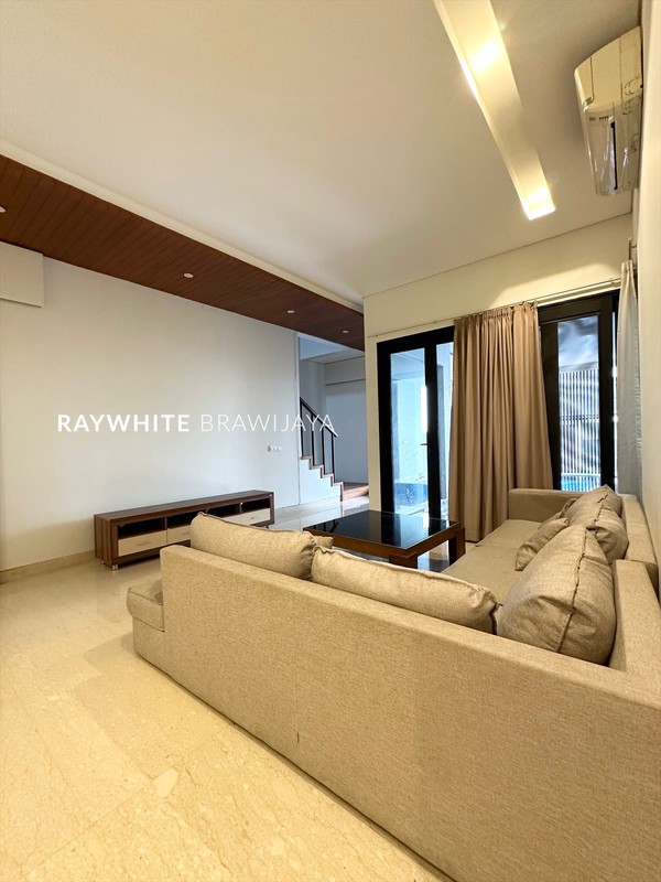 Rumah Modern Minimalist Lingkungan Tenang Area Bdn Cilandak