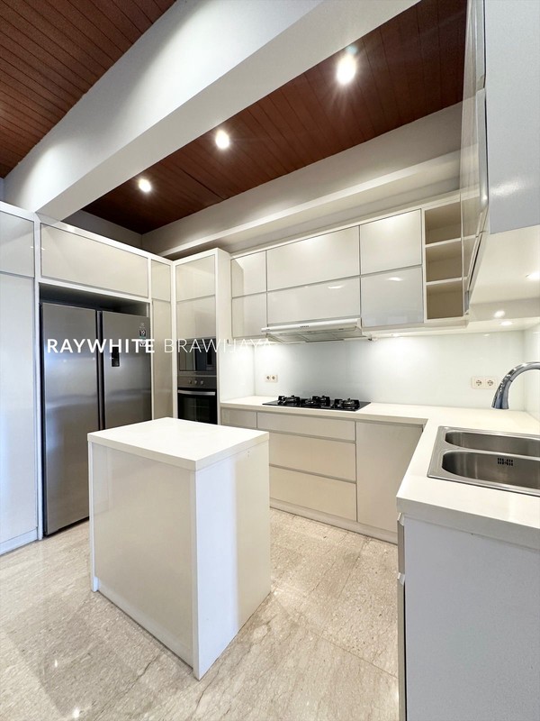 Rumah Modern Minimalist Lingkungan Tenang Area Bdn Cilandak