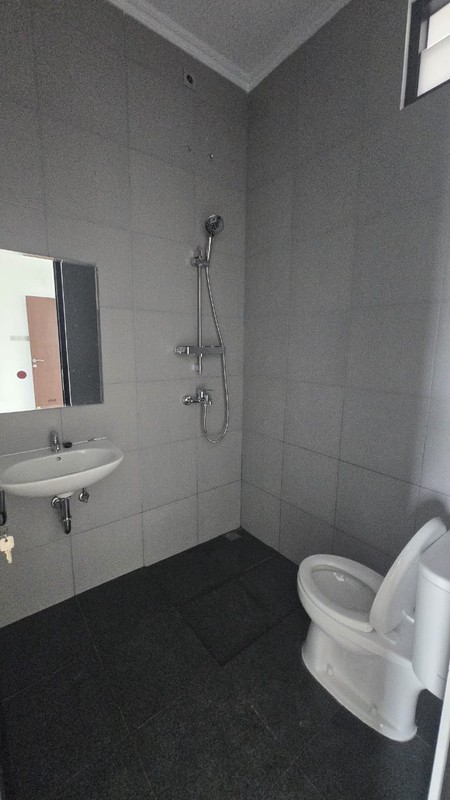 Dijual Rumah Brand New di Meruya Selatan