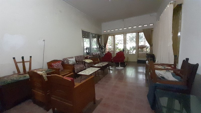 Rumah 2 Lantai Luas 492m2 Lokasi di Tebet Jaksel