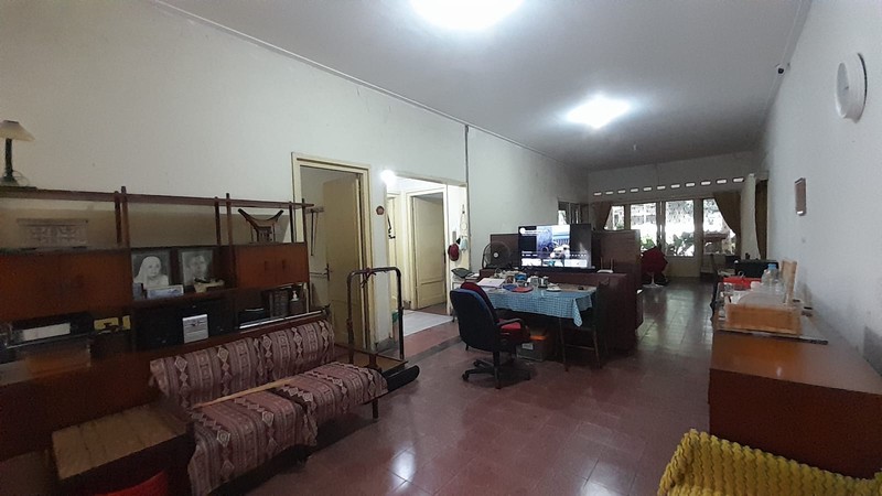Rumah 2 Lantai Luas 492m2 Lokasi di Tebet Jaksel