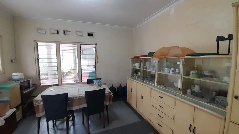 Rumah 2 Lantai Luas 492m2 Lokasi di Tebet Jaksel