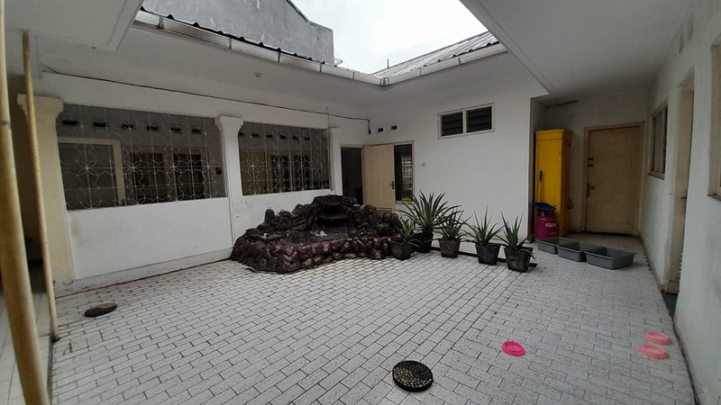 Rumah 2 Lantai Luas 492m2 Lokasi di Tebet Jaksel