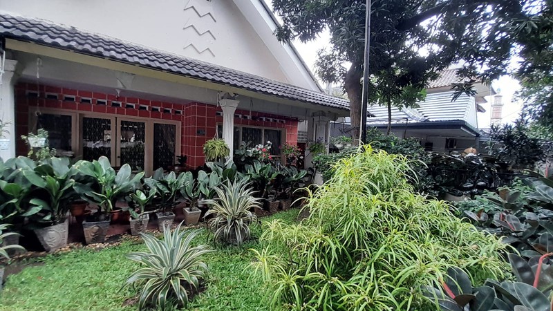 Rumah 2 Lantai Luas 492m2 Lokasi di Tebet Jaksel