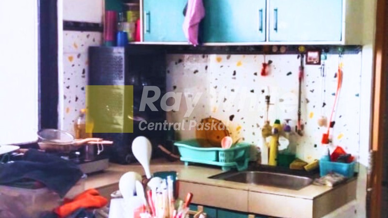 Rumah 2 Lantai Pinggir Jalan di Mekarwangi Bandung