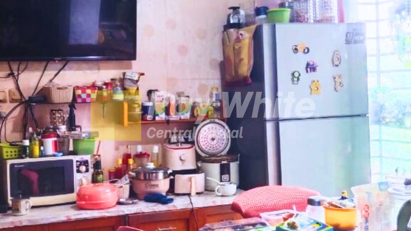 Rumah 2 Lantai Pinggir Jalan di Mekarwangi Bandung