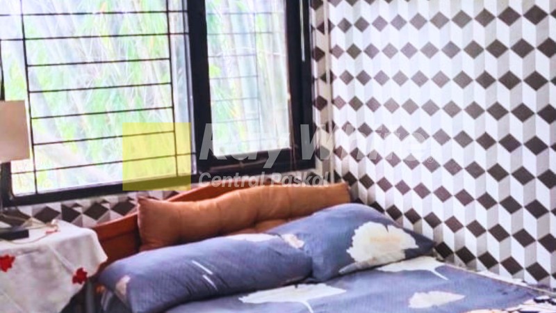 Rumah 2 Lantai Pinggir Jalan di Mekarwangi Bandung