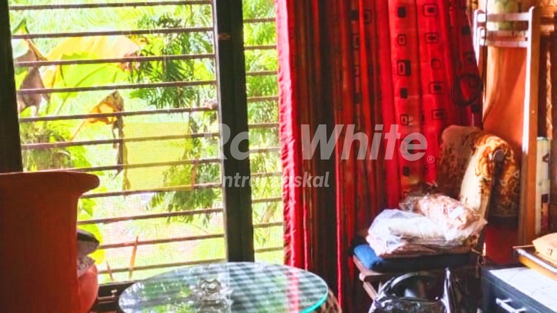 Rumah 2 Lantai Pinggir Jalan di Mekarwangi Bandung