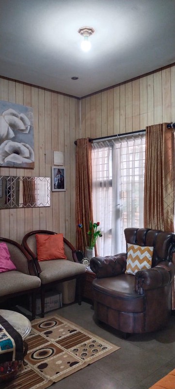 Rumah 2 Lantai Pinggir Jalan di Mekarwangi Bandung