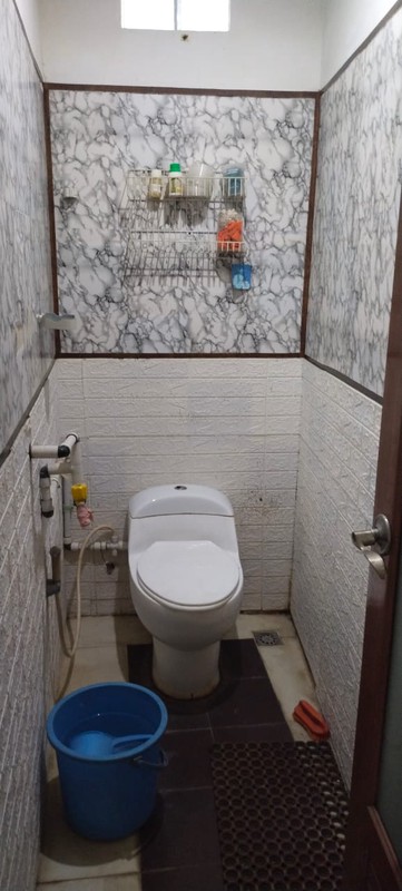 Rumah 2 Lantai Pinggir Jalan di Mekarwangi Bandung