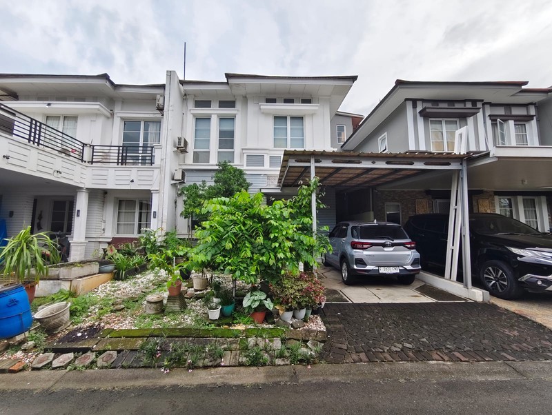 Rumah 2 lantai Kota Wisata