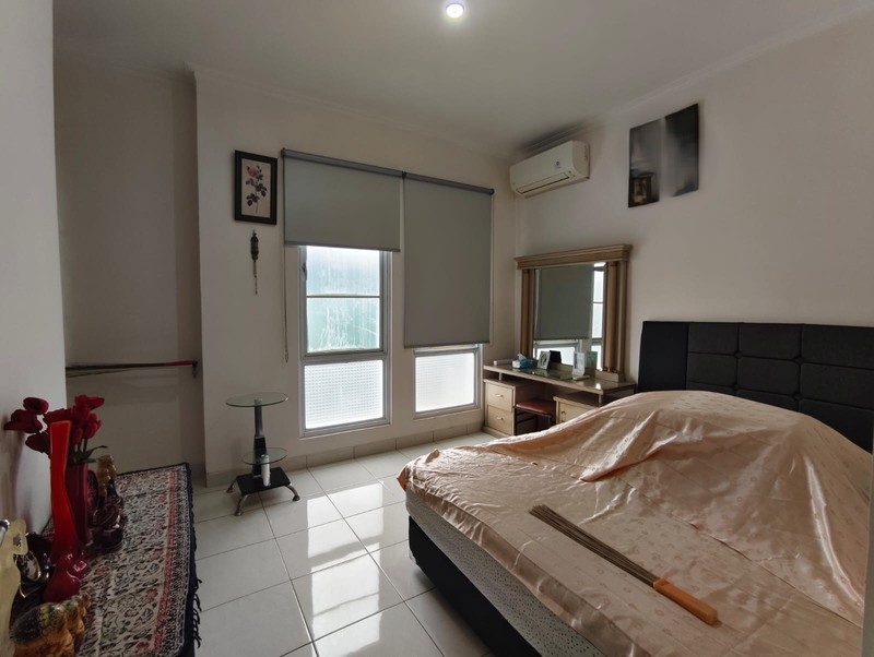 Rumah 2 lantai Kota Wisata