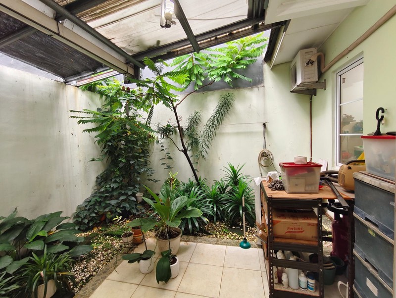 Rumah 2 lantai Kota Wisata