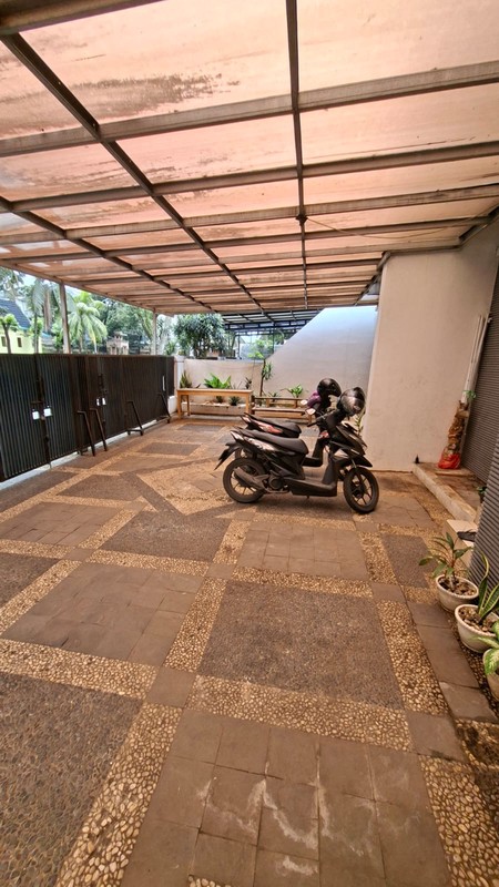 Rumah 2 Lantai Siap Huni dengan Hunian Nyaman dan Asri @Bintaro Sektor 9.